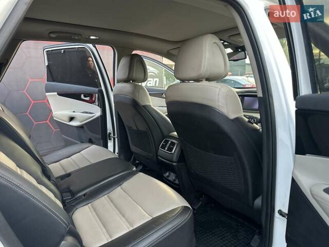 Білий Кіа Соренто, об'ємом двигуна 2.2 л та пробігом 205 тис. км за 22999 $, фото 23 на Automoto.ua