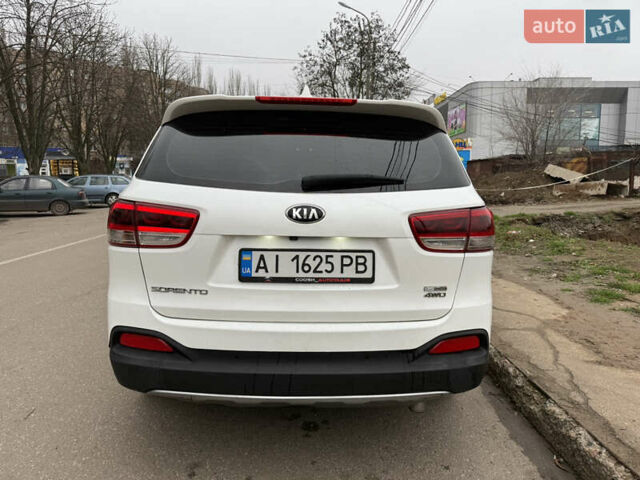 Білий Кіа Соренто, об'ємом двигуна 2 л та пробігом 246 тис. км за 18500 $, фото 5 на Automoto.ua