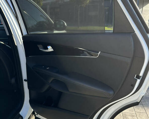 Белый Киа Соренто, объемом двигателя 2.2 л и пробегом 206 тыс. км за 22500 $, фото 17 на Automoto.ua