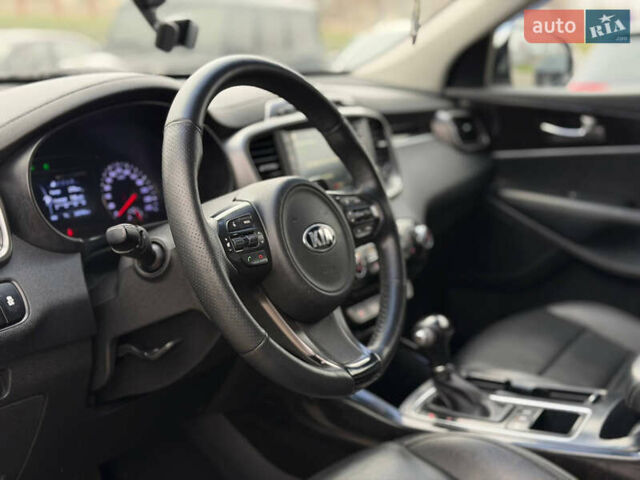 Білий Кіа Соренто, об'ємом двигуна 2 л та пробігом 246 тис. км за 18500 $, фото 7 на Automoto.ua