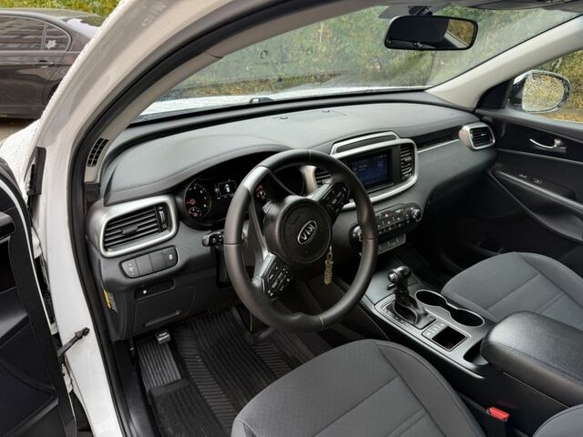 Білий Кіа Соренто, об'ємом двигуна 2.4 л та пробігом 118 тис. км за 16700 $, фото 5 на Automoto.ua