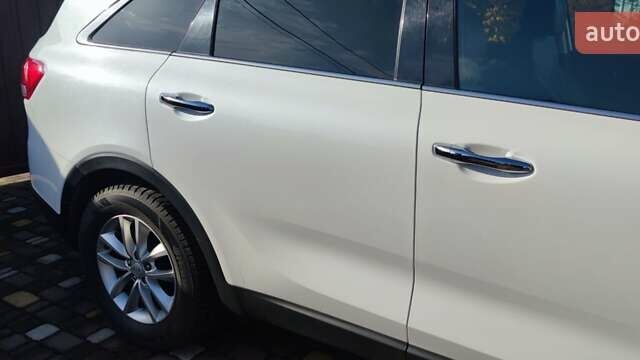 Білий Кіа Соренто, об'ємом двигуна 2.4 л та пробігом 126 тис. км за 17900 $, фото 28 на Automoto.ua