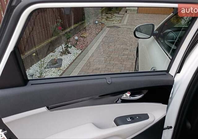 Белый Киа Соренто, объемом двигателя 2.2 л и пробегом 213 тыс. км за 21999 $, фото 65 на Automoto.ua