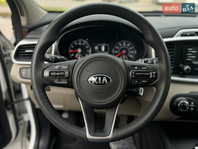Білий Кіа Соренто, об'ємом двигуна 3.34 л та пробігом 120 тис. км за 13500 $, фото 12 на Automoto.ua