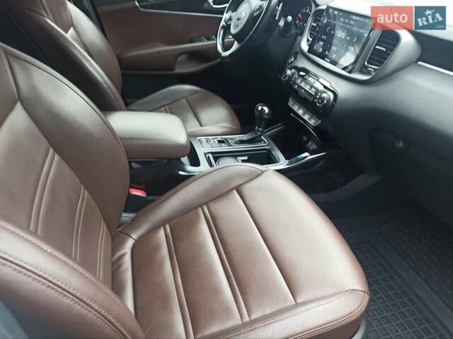 Киа Соренто 2016 в Одессе на Automoto.ua Белый Киа Соренто, объемом двигателя 2 л и пробегом 144 тыс. км за 28500 $, фото 17 на Automoto.ua