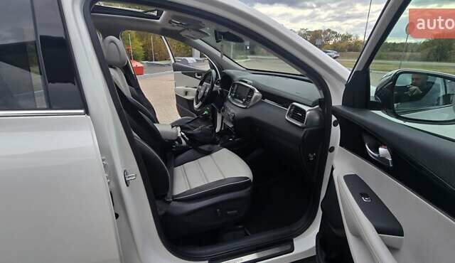 Білий Кіа Соренто, об'ємом двигуна 2.2 л та пробігом 126 тис. км за 23600 $, фото 30 на Automoto.ua