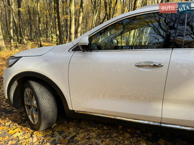 Белый Киа Соренто, объемом двигателя 2.2 л и пробегом 183 тыс. км за 23600 $, фото 4 на Automoto.ua