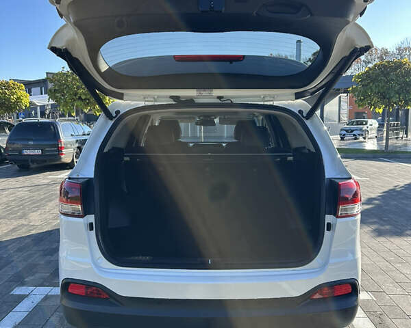 Белый Киа Соренто, объемом двигателя 2.2 л и пробегом 206 тыс. км за 22500 $, фото 24 на Automoto.ua