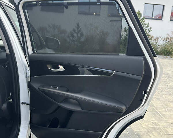 Білий Кіа Соренто, об'ємом двигуна 2.2 л та пробігом 205 тис. км за 22900 $, фото 23 на Automoto.ua