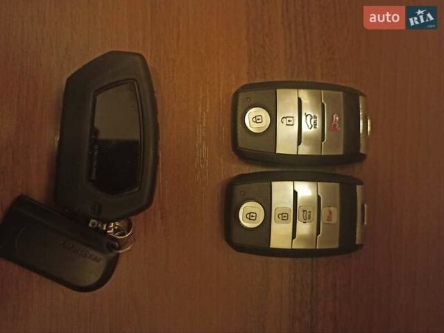 Киа Соренто 2016 в Одессе на Automoto.ua Белый Киа Соренто, объемом двигателя 2 л и пробегом 144 тыс. км за 28500 $, фото 15 на Automoto.ua