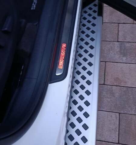 Белый Киа Соренто, объемом двигателя 2.2 л и пробегом 213 тыс. км за 21999 $, фото 104 на Automoto.ua