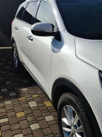 Білий Кіа Соренто, об'ємом двигуна 2.4 л та пробігом 126 тис. км за 17900 $, фото 29 на Automoto.ua