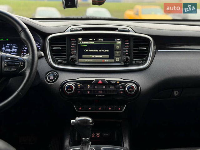 Білий Кіа Соренто, об'ємом двигуна 2 л та пробігом 246 тис. км за 18500 $, фото 13 на Automoto.ua