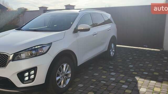 Білий Кіа Соренто, об'ємом двигуна 2.4 л та пробігом 126 тис. км за 17900 $, фото 2 на Automoto.ua