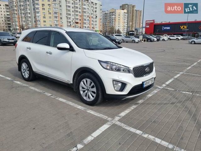 Белый Киа Соренто, объемом двигателя 2.2 л и пробегом 145 тыс. км за 25000 $, фото 7 на Automoto.ua