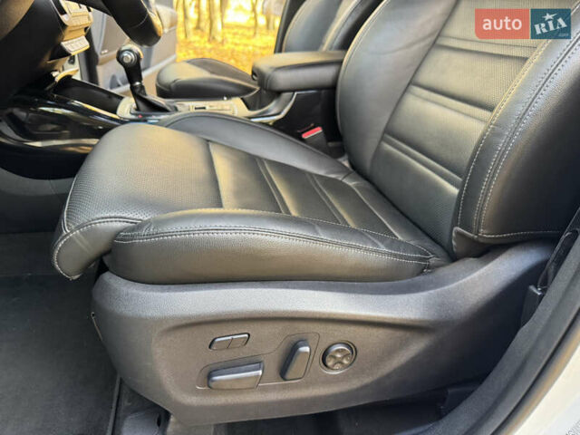 Белый Киа Соренто, объемом двигателя 2.2 л и пробегом 183 тыс. км за 23600 $, фото 39 на Automoto.ua