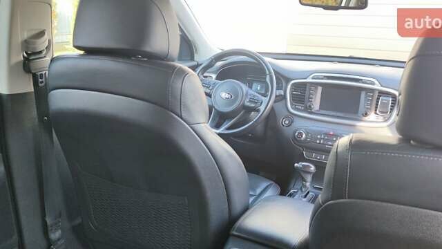 Білий Кіа Соренто, об'ємом двигуна 2.4 л та пробігом 126 тис. км за 17900 $, фото 39 на Automoto.ua