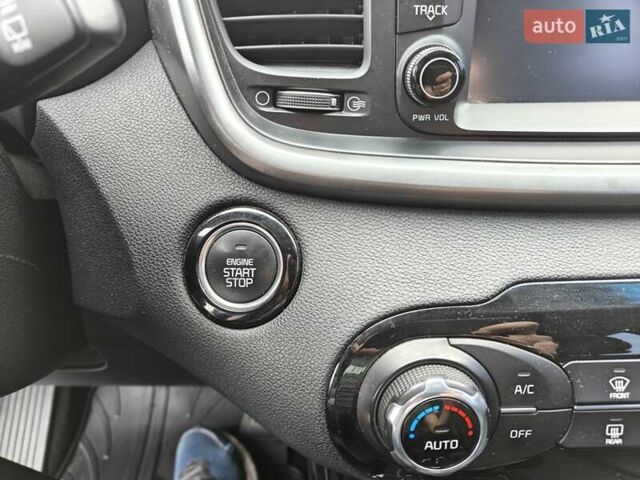 Білий Кіа Соренто, об'ємом двигуна 2.2 л та пробігом 130 тис. км за 24000 $, фото 20 на Automoto.ua