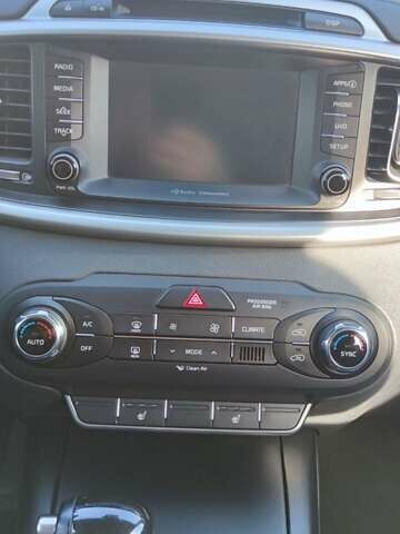 Білий Кіа Соренто, об'ємом двигуна 2.4 л та пробігом 126 тис. км за 17900 $, фото 22 на Automoto.ua