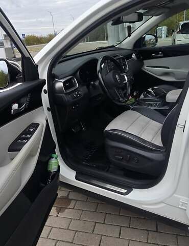 Білий Кіа Соренто, об'ємом двигуна 2.2 л та пробігом 126 тис. км за 23600 $, фото 15 на Automoto.ua