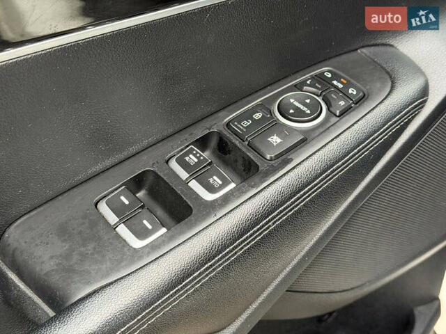 Білий Кіа Соренто, об'ємом двигуна 2 л та пробігом 246 тис. км за 18500 $, фото 21 на Automoto.ua