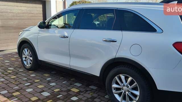 Білий Кіа Соренто, об'ємом двигуна 2.4 л та пробігом 126 тис. км за 17900 $, фото 12 на Automoto.ua