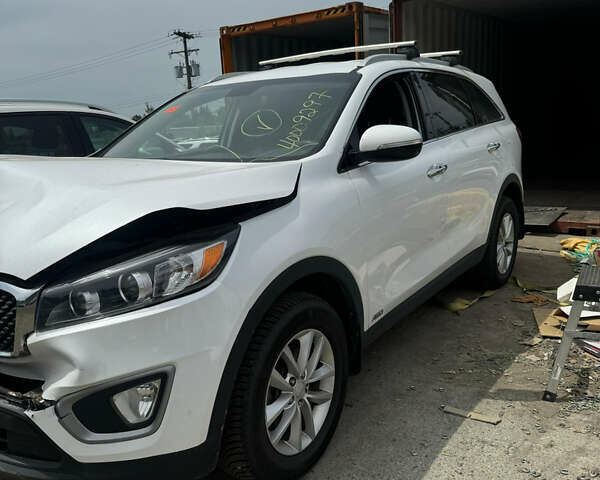 Киа Соренто 2016 в Киеве на Automoto.ua Белый Киа Соренто, объемом двигателя 2.36 л и пробегом 118 тыс. км за 16700 $, фото 19 на Automoto.ua