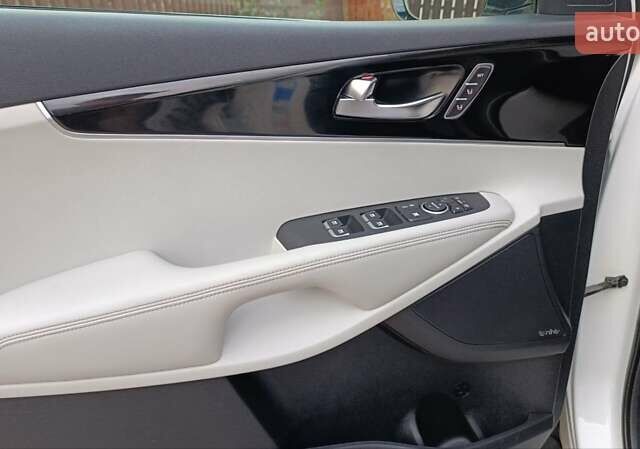 Белый Киа Соренто, объемом двигателя 2.2 л и пробегом 213 тыс. км за 21999 $, фото 60 на Automoto.ua