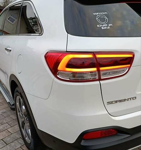 Белый Киа Соренто, объемом двигателя 2.2 л и пробегом 213 тыс. км за 21999 $, фото 10 на Automoto.ua