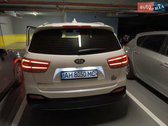 Киа Соренто 2016 в Одессе на Automoto.ua Белый Киа Соренто, объемом двигателя 2 л и пробегом 144 тыс. км за 28500 $, фото 25 на Automoto.ua