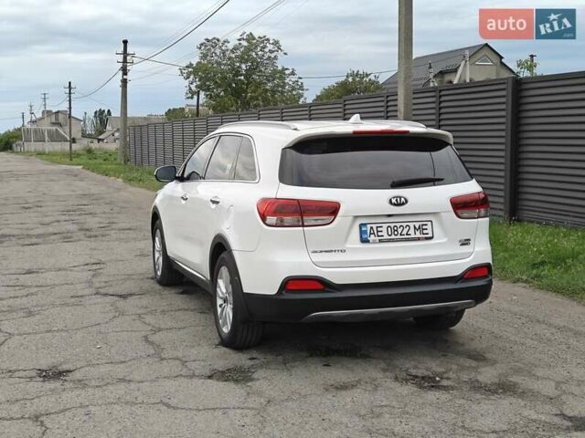 Білий Кіа Соренто, об'ємом двигуна 2.2 л та пробігом 130 тис. км за 24000 $, фото 10 на Automoto.ua