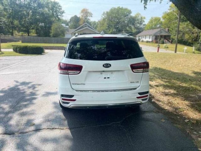 Белый Киа Соренто, объемом двигателя 3.3 л и пробегом 62 тыс. км за 4300 $, фото 3 на Automoto.ua