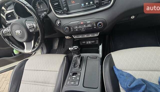 Білий Кіа Соренто, об'ємом двигуна 2.2 л та пробігом 126 тис. км за 23600 $, фото 29 на Automoto.ua