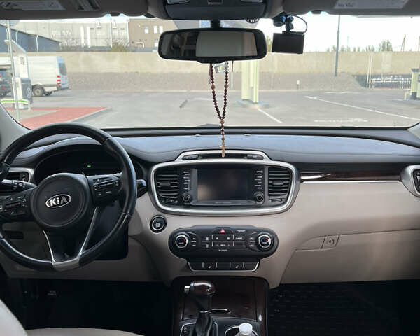 Кіа Соренто 2016 у Києві на Automoto.ua Білий Кіа Соренто, об'ємом двигуна 2 л та пробігом 75 тис. км за 20000 $, фото 21 на Automoto.ua