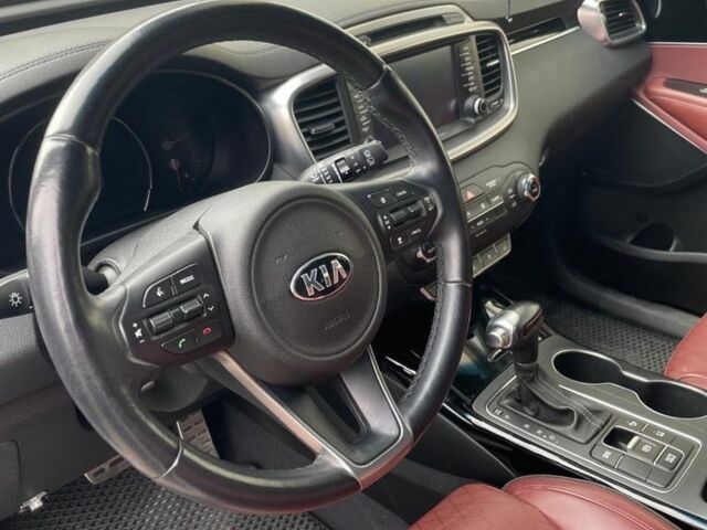 Белый Киа Соренто, объемом двигателя 0 л и пробегом 60 тыс. км за 22000 $, фото 5 на Automoto.ua