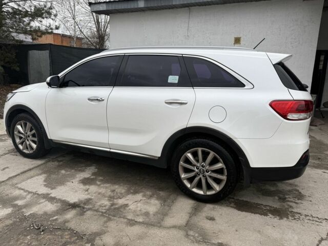 Белый Киа Соренто, объемом двигателя 2 л и пробегом 113 тыс. км за 17600 $, фото 2 на Automoto.ua