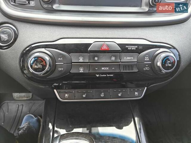 Білий Кіа Соренто, об'ємом двигуна 2.2 л та пробігом 130 тис. км за 24000 $, фото 21 на Automoto.ua