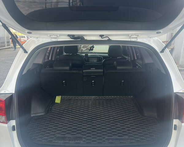 Белый Киа Соренто, объемом двигателя 2 л и пробегом 190 тыс. км за 20500 $, фото 2 на Automoto.ua