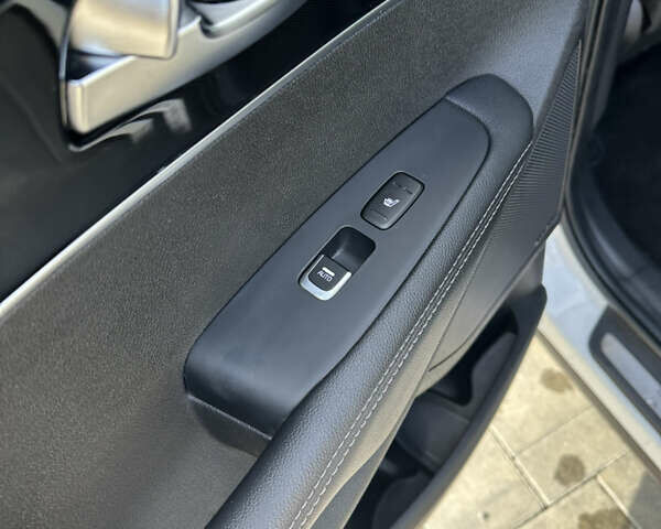 Білий Кіа Соренто, об'ємом двигуна 2.2 л та пробігом 205 тис. км за 22900 $, фото 27 на Automoto.ua