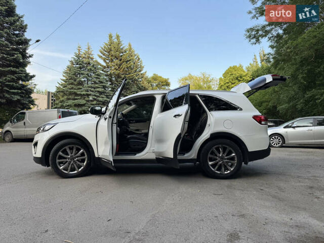 Белый Киа Соренто, объемом двигателя 2.2 л и пробегом 150 тыс. км за 23900 $, фото 18 на Automoto.ua