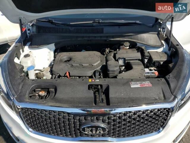 Білий Кіа Соренто, об'ємом двигуна 2.4 л та пробігом 79 тис. км за 10850 $, фото 11 на Automoto.ua