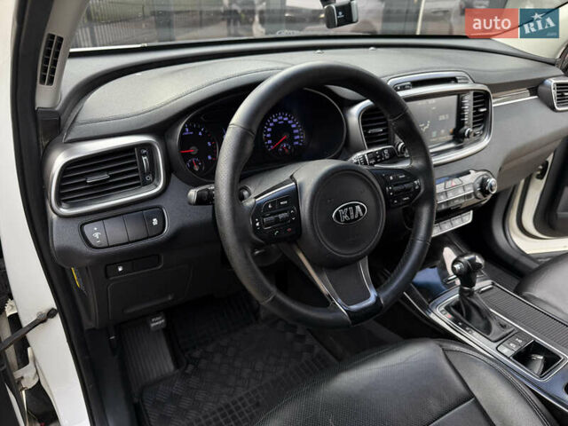 Белый Киа Соренто, объемом двигателя 2 л и пробегом 246 тыс. км за 17300 $, фото 8 на Automoto.ua