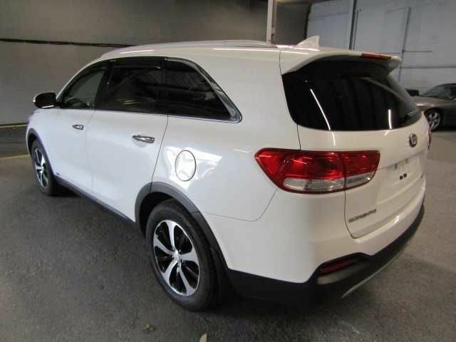 Білий Кіа Соренто, об'ємом двигуна 2 л та пробігом 172 тис. км за 15300 $, фото 4 на Automoto.ua