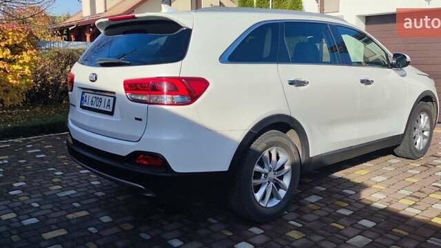 Білий Кіа Соренто, об'ємом двигуна 2.4 л та пробігом 126 тис. км за 17900 $, фото 40 на Automoto.ua