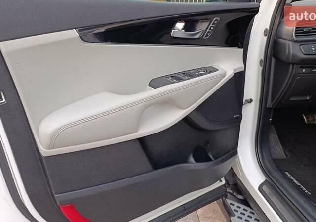 Белый Киа Соренто, объемом двигателя 2.2 л и пробегом 213 тыс. км за 21999 $, фото 64 на Automoto.ua