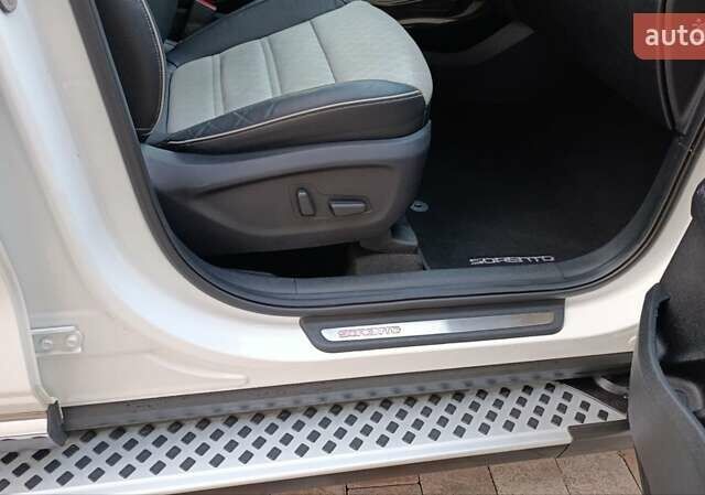 Белый Киа Соренто, объемом двигателя 2.2 л и пробегом 213 тыс. км за 21999 $, фото 49 на Automoto.ua