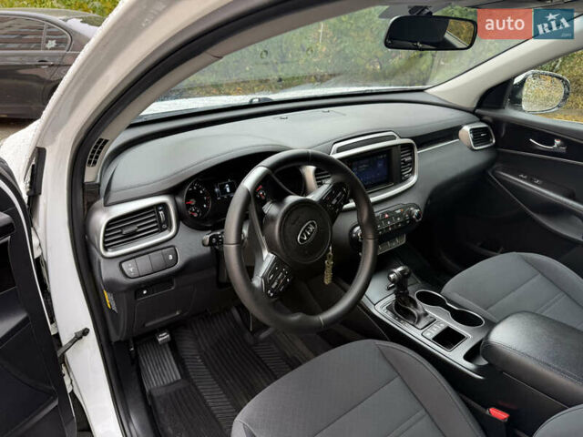 Киа Соренто 2016 в Киеве на Automoto.ua Белый Киа Соренто, объемом двигателя 2.36 л и пробегом 118 тыс. км за 16700 $, фото 8 на Automoto.ua