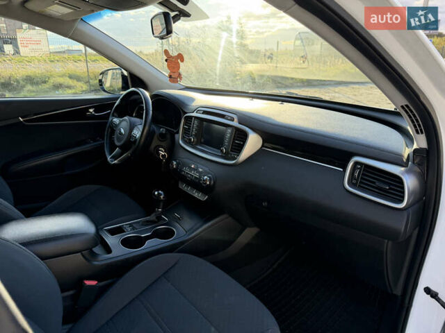 Белый Киа Соренто, объемом двигателя 3.3 л и пробегом 83 тыс. км за 14900 $, фото 47 на Automoto.ua