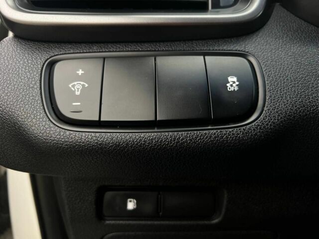 Білий Кіа Соренто, об'ємом двигуна 2 л та пробігом 245 тис. км за 18500 $, фото 13 на Automoto.ua