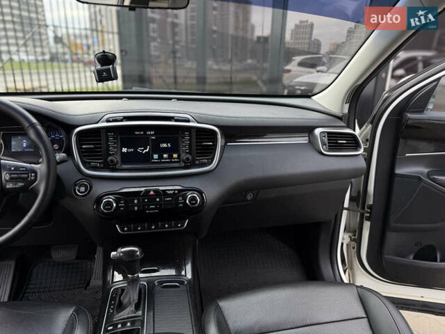 Белый Киа Соренто, объемом двигателя 2 л и пробегом 246 тыс. км за 17300 $, фото 20 на Automoto.ua